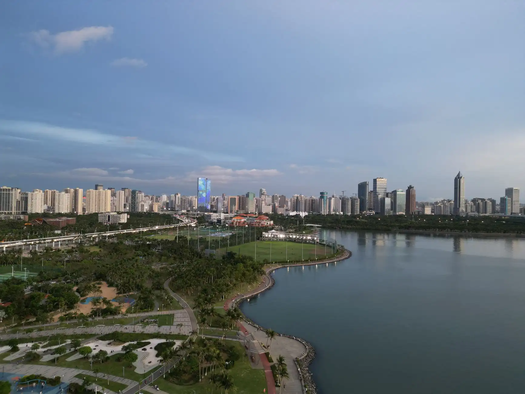舞台妆造型技术发展趋势及在演艺行业的应用前景
