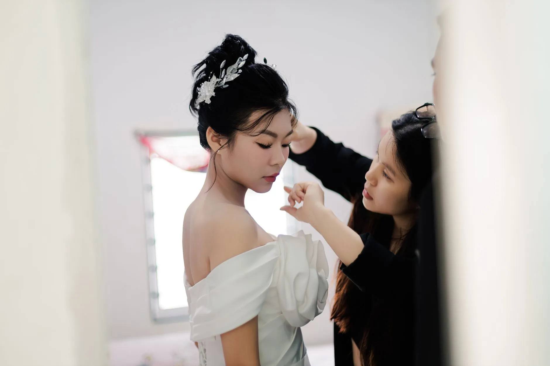 重庆新娘跟妆服务标准流程与质量管控要点解析封面图