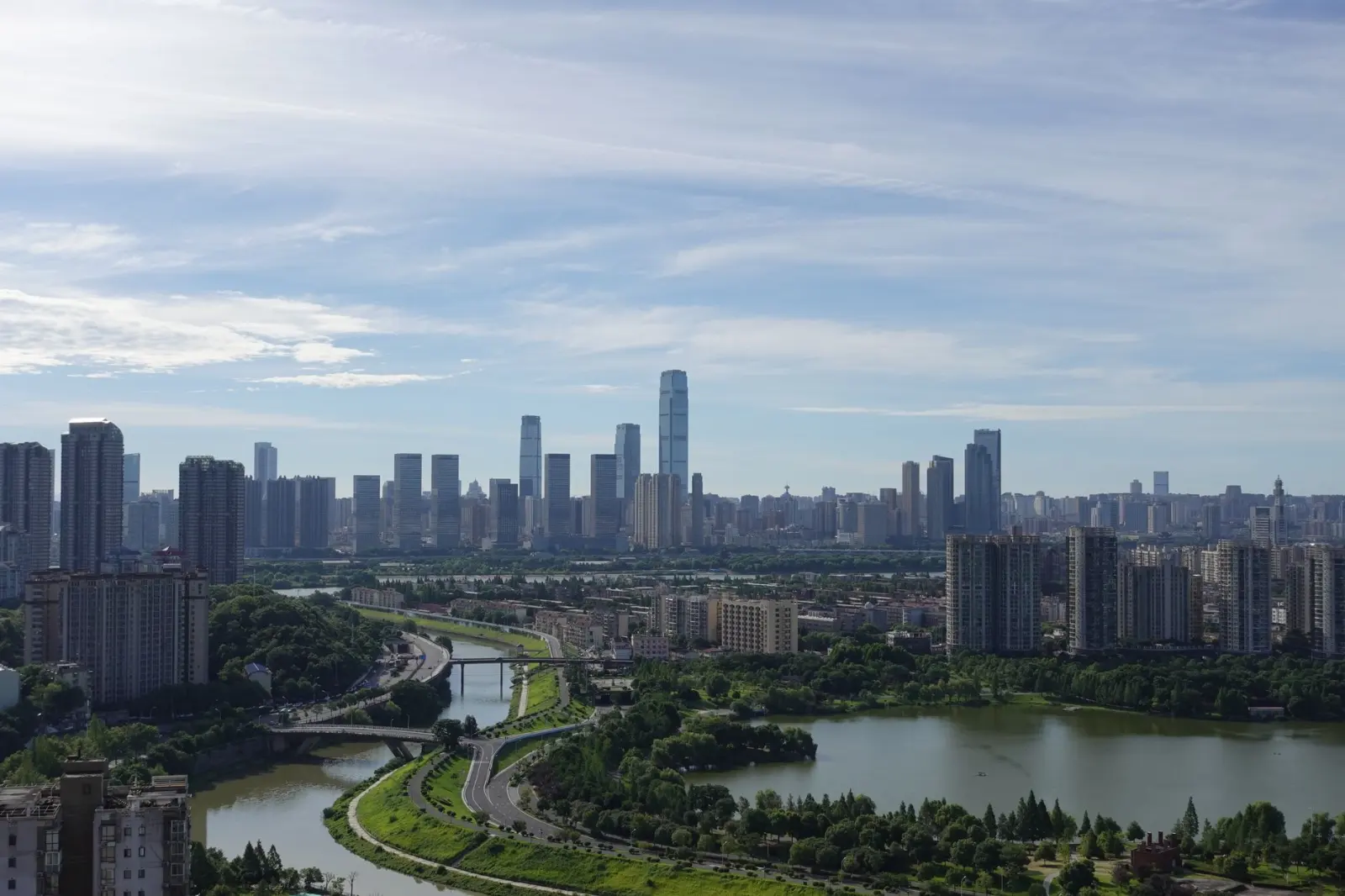 舞台妆与新娘妆的区别解析：如期美甲教你根据场合选择妆容方案